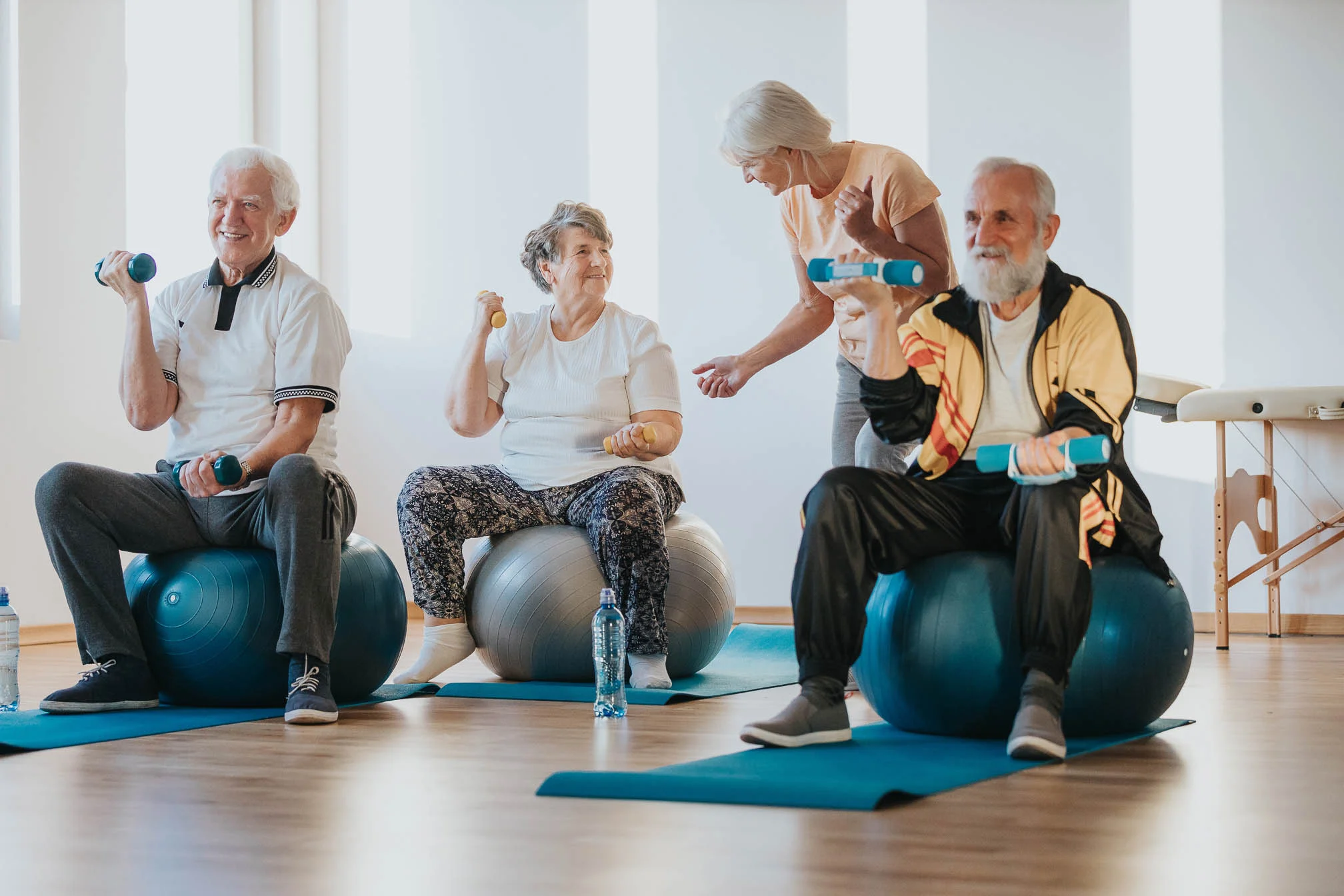 FMSS-femme-squat-barre-musculation-salle-fitness-sante